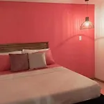 HABITACION HASTA PARA 4 PERSONAS CON AIRE ACONDICIONADO Y WIfI