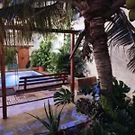 HABITACION HASTA PARA 4 PERSONAS CON AIRE ACONDICIONADO Y WIfI