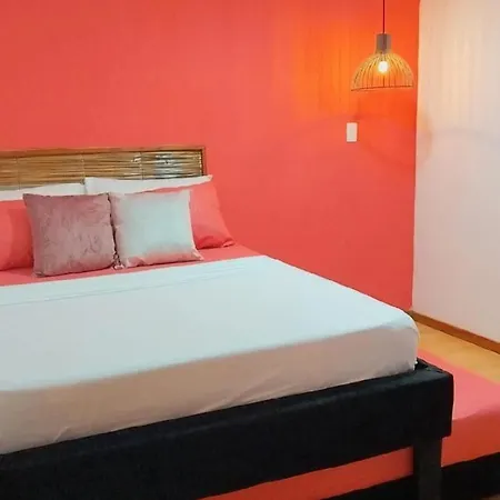 Habitacion Hasta Para 4 Personas Con Aire Acondicionado Y Wifi Bed and breakfast Cartagena