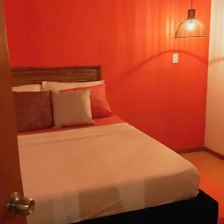 Habitacion Hasta Para 4 Personas Con Aire Acondicionado Y Wifi Bed and breakfast Cartagena