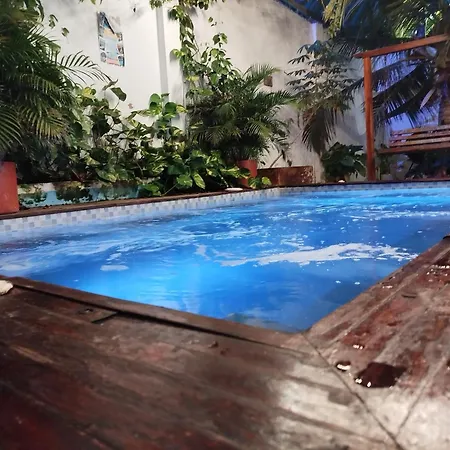 Habitacion Hasta Para 4 Personas Con Aire Acondicionado Y Wifi Bed and breakfast Cartagena