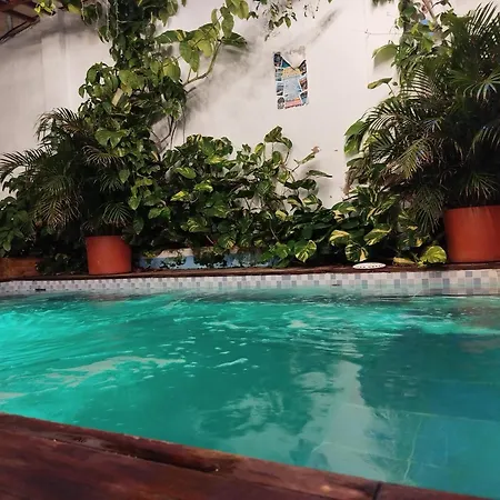 Habitacion Hasta Para 4 Personas Con Aire Acondicionado Y Wifi Bed and breakfast *